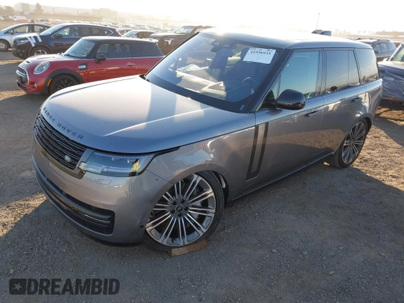 2023 Land Rover Range Rover SE z VIN SALKP9E78PA086430, wystawiony jako IAAI lot #41336935 z przebiegiem 7 831 mil mil oraz . Historia ofert i sprzedaży dostępna na DreamBid. Obrazek 2.
