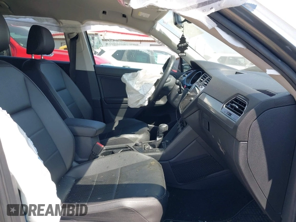 2020 Volkswagen Tiguan SE with VIN 3VV2B7AX4LM074385, listed as a IAAI auction lot 42063842 with 101,092 mi miles and . Bid and sale history available at DreamBid. Image 5.
