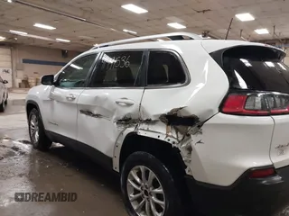 2019 Jeep Cherokee Latitude with VIN 1C4PJMCB7KD142941, listed as a IAAI auction lot 41491536 with 117,840 mi miles. Bid and sale history available at carsss.com. Image 6.