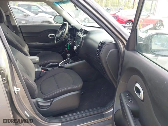 2019 Kia Soul with VIN KNDJN2A23K7673604, listed as a IAAI auction lot 42113528 with 147,474 mi miles. Bid and sale history available at carsss.com. Image 5.
