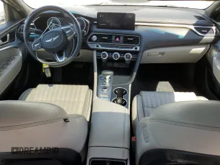 2022 Genesis G70 2.0T z VIN KMTG34TA0NU089619, wystawiony jako Copart lot #52154495 z przebiegiem 70 890 mil mil oraz Szkody całkowita. Historia ofert i sprzedaży dostępna na DreamBid. Obrazek 8.