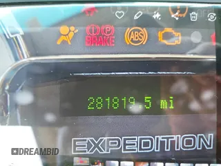 2008 Ford Expedition SSV с VIN 1FMFU15528LA43415, выставлен на аукционе IAAI как лот 42372235 с пробегом 281 819 миль миль и . История ставок и продаж доступна на DreamBid. Изображение 7.