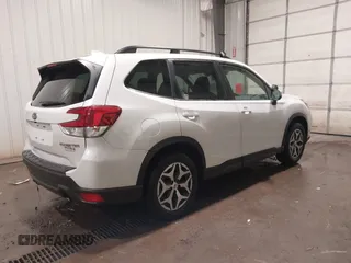 2021 Subaru Forester Premium with VIN JF2SKAFC5MH409162, listed as a IAAI auction lot 40907370 with 30,431 mi miles and . Bid and sale history available at DreamBid. Image 4.