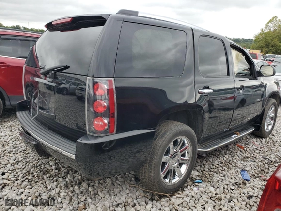 2008 GMC Yukon Denali with VIN 1GKFK63848J189030, listed as a Copart auction lot 71826304 with 0 mi miles and Salvage Title. Bid and sale history available at carsss.com. Image 3.