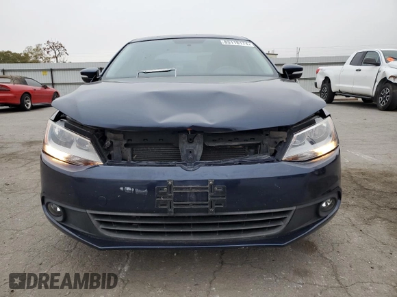 2011 Volkswagen Jetta SEL с VIN 3VWLZ7AJ8BM093026, выставлен на аукционе Copart как лот 83118174 с пробегом 138 607 миль миль и Списание • Salvage title. История ставок и продаж доступна на DreamBid. Изображение 5.