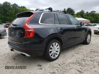 2017 Volvo XC90 Momentum z VIN YV4A22PK5H1153820, wystawiony jako Copart lot #57767795 z przebiegiem 68 668 mil mil oraz Szkoda całkowita • Salvage title. Historia ofert i sprzedaży dostępna na DreamBid. Obrazek 3.