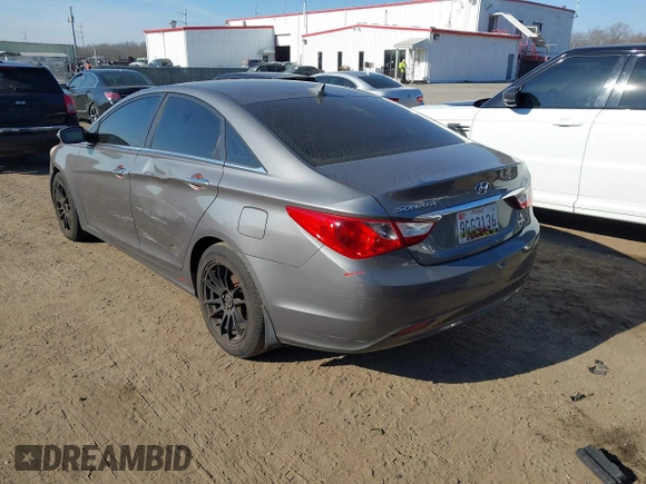 2011 Hyundai Sonata SE with VIN 5NPEC4AC3BH133760, listed as a IAAI auction lot 41675064 with 195,298 mi miles. Bid and sale history available at carsss.com. Image 3.