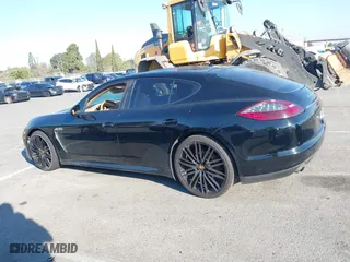 2011 Porsche Panamera with VIN WP0AA2A71BL013687, listed as a IAAI auction lot 41647569 with 116,685 mi miles. Bid and sale history available at carsss.com. Image 14.