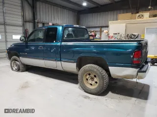 1998 Dodge Ram 1500 with VIN 3B7HF13Z4WG205536, listed as a Copart auction lot 44450975 with 231,729 mi miles and Clean Title. Bid and sale history available at carsss.com. Image 2.