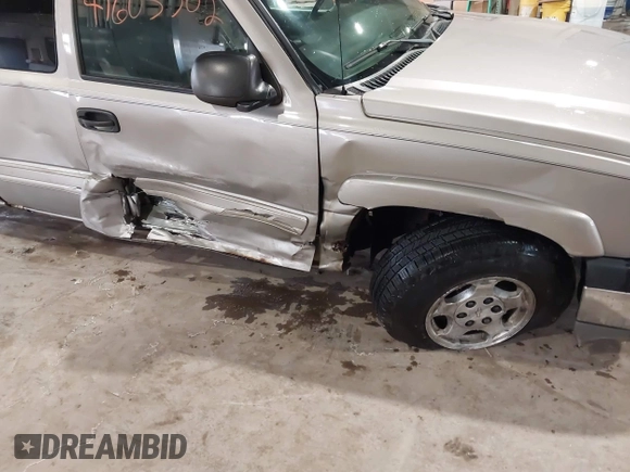 2003 Chevrolet Silverado 1500 with VIN 2GCEK19T731165314, listed as a IAAI auction lot 41605502 with 152,310 mi miles. Bid and sale history available at carsss.com. Image 6.