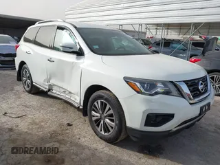 2017 Nissan Pathfinder S with VIN 5N1DR2MN1HC672874, listed as a IAAI auction lot 41828458 with 138,490 mi miles. Bid and sale history available at carsss.com. Image 1.