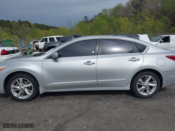 2013 Nissan Altima 2.5 SL with VIN 1N4AL3AP2DN506811, listed as a IAAI auction lot 41875731 with 242,422 mi miles. Bid and sale history available at carsss.com. Image 15.