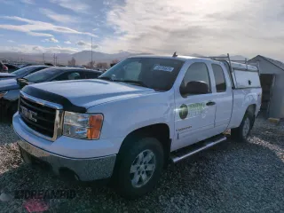 2008 GMC Sierra 1500 Work Truck with VIN 2GTEK19J081232681, listed as a Copart auction lot 45195675 with 137,733 mi miles and Salvage Title. Bid and sale history available at DreamBid. Image 1.