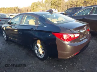 2011 Hyundai Sonata SE with VIN 5NPEC4AC2BH170895, listed as a IAAI auction lot 41359103 with 215,914 mi miles. Bid and sale history available at carsss.com. Image 3.