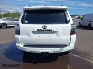 2021 Toyota 4Runner SR5 with VIN JTEEU5JR1M5240621, listed as a IAAI auction lot 41487095 with 37,676 mi miles. Bid and sale history available at carsss.com. Image 17.