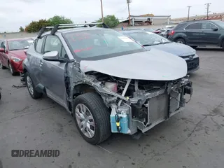 2020 Toyota C-HR LE with VIN JTNKHMBX8L1075302, listed as a IAAI auction lot 41892289 with 51,643 mi miles. Bid and sale history available at carsss.com. Image 1.