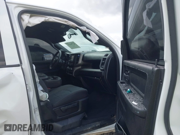 2024 Ram 2500 Tradesman with VIN 3C6UR5CL3RG226527, listed as a IAAI auction lot 41791224 with 44,589 mi miles. Bid and sale history available at carsss.com. Image 5.