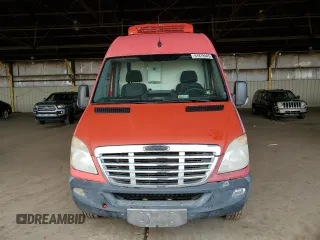 2012 Freightliner Sprinter z VIN WDYPE8CC8C5618781, wystawiony jako Copart lot #51819545 z przebiegiem 419 874 mil mil oraz Tytuł czysty. Historia ofert i sprzedaży dostępna na DreamBid. Obrazek 5.