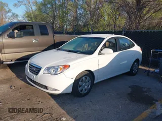 2009 Hyundai Elantra SE z VIN KMHDU46D99U680134, wystawiony jako IAAI lot #41882799 z przebiegiem 156 517 mil mil oraz . Historia ofert i sprzedaży dostępna na DreamBid. Obrazek 2.