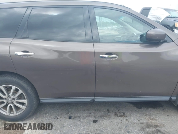 2015 Nissan Pathfinder S with VIN 5N1AR2MN0FC622662, listed as a IAAI auction lot 42116398 with 172,935 mi miles. Bid and sale history available at carsss.com. Image 6.