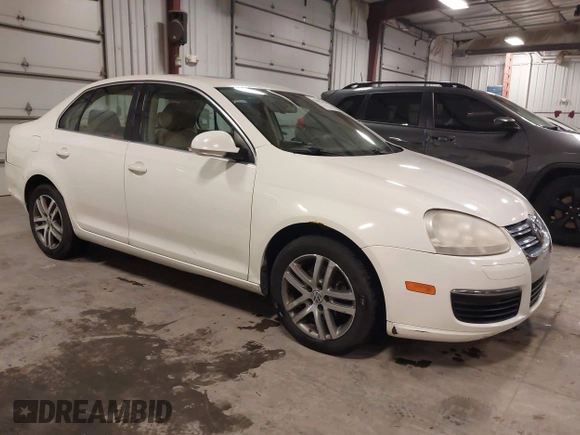 2005 Volkswagen Jetta 2.5L with VIN 3VWSF71K55M627164, listed as a IAAI auction lot 41472265 with 233,937 mi miles and . Bid and sale history available at DreamBid. Image 1.