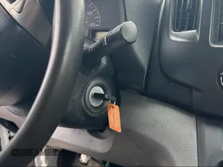 2019 Nissan NV200 SV z VIN 3N6CM0KNOKK712124, wystawiony jako IAAI lot #42763984 z przebiegiem 148 499 mil mil oraz . Historia ofert i sprzedaży dostępna na DreamBid. Obrazek 11.