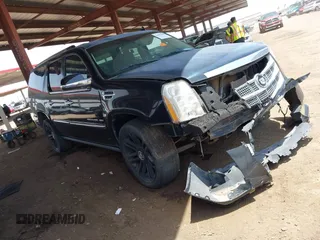 2011 Cadillac Escalade ESV Platinum Edition с VIN 1GYS4KEFXBR333899, выставлен на аукционе IAAI как лот 42455080 с пробегом 132 337 миль миль и . История ставок и продаж доступна на DreamBid. Изображение 1.