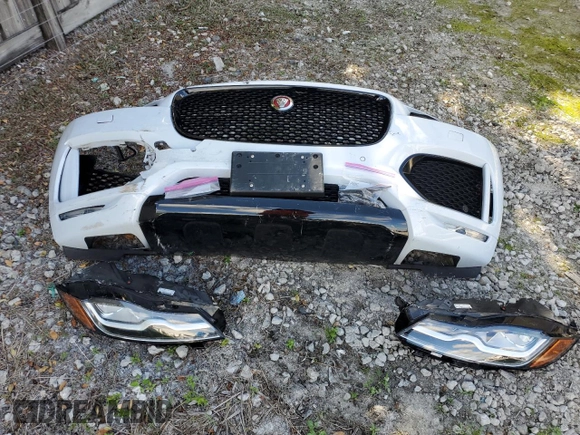 2020 Jaguar F-Pace 25t Checkered Flag Edition with VIN SADCP2FXXLA618597, listed as a Copart auction lot 43703065 with 32,011 mi miles and Salvage title. Bid and sale history available at DreamBid. Image 15.