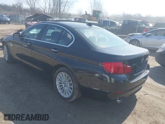 2013 BMW 5 Series 535i xDrive with VIN WBAFU7C59DDU71560, listed as a IAAI auction lot 41768025 with 155,095 mi miles and . Bid and sale history available at carsss.com. Image 3.