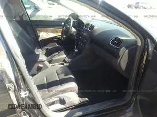 2010 Volkswagen Jetta TDI z VIN 3VWTL7AJ2AM616637, wystawiony jako IAAI lot #29988120 z przebiegiem 169 116 mil mil oraz . Historia ofert i sprzedaży dostępna na DreamBid. Obrazek 5.