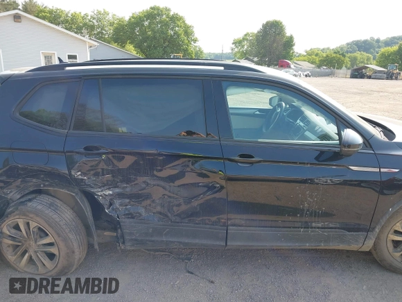 2024 Volkswagen Tiguan S с VIN 3VVFB7AX0RM048747, выставлен на аукционе IAAI как лот 42392509 с пробегом 9 130 миль миль и . История ставок и продаж доступна на DreamBid. Изображение 13.