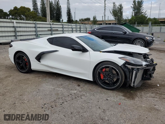 2021 Chevrolet Corvette 3LT with VIN 1G1YC2D46M5120132, listed as a Copart auction lot 80923944 with 9,193 mi miles and Salvage Title. Bid and sale history available at carsss.com. Image 4.
