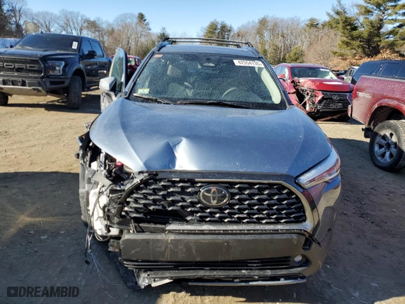 2024 Toyota Corolla Cross XLE with VIN 7MUDAABG5RV088235, listed as a Copart auction lot 42554135 with 9,363 mi miles and Salvage Title. Bid and sale history available at carsss.com. Image 5.