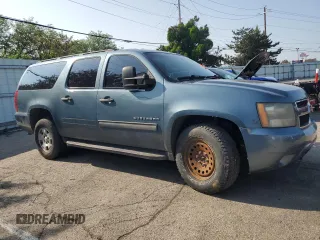 2010 Chevrolet Suburban LS z VIN 1GNUKHE32AR212268, wystawiony jako Copart lot #57613895 z przebiegiem 294 117 mil mil oraz Szkoda całkowita • Salvage title. Historia ofert i sprzedaży dostępna na DreamBid. Obrazek 4.