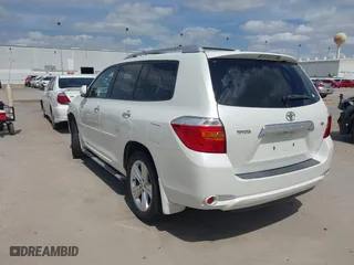 2009 Toyota Highlander Limited with VIN JTEDS42A392089990, listed as a IAAI auction lot 41797493 with 186,739 mi miles. Bid and sale history available at carsss.com. Image 3.