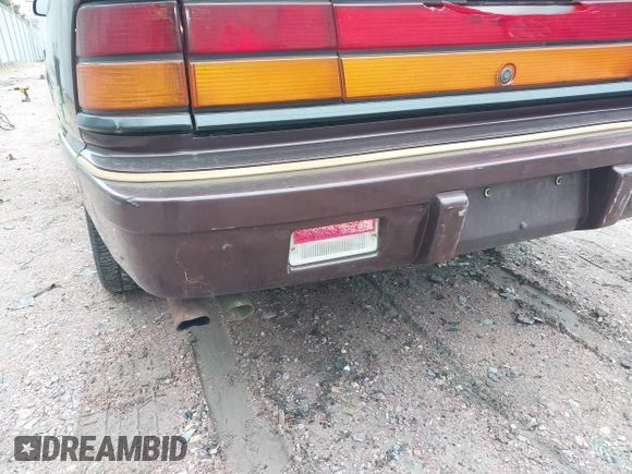 1995 Chrysler LeBaron z VIN 1C3EU4538SF504479, wystawiony jako IAAI lot #42045815 z przebiegiem 102 042 mil mil oraz . Historia ofert i sprzedaży dostępna na DreamBid. Obrazek 6.