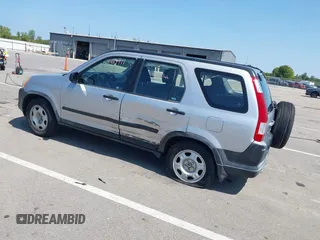 2005 Honda CR-V LX with VIN JHLRD78535C050081, listed as a IAAI auction lot 40169911 with 132,177 mi miles. Bid and sale history available at carsss.com. Image 3.