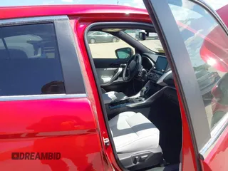2024 Mitsubishi Eclipse Cross SE z VIN JA4ATWAA4RZ008031, wystawiony jako IAAI lot #42791982 z przebiegiem 21 788 mil mil oraz . Historia ofert i sprzedaży dostępna na DreamBid. Obrazek 5.