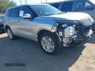 2024 Mitsubishi Outlander ES z VIN JA4J3UA8XRZ015082, wystawiony jako IAAI lot #42244407 z przebiegiem 18 885 mil mil oraz . Historia ofert i sprzedaży dostępna na DreamBid. Obrazek 1.
