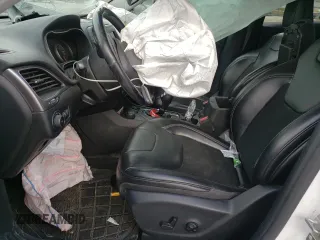 2021 Jeep Cherokee Latitude Plus z VIN 1C4PJMLB7MD133367, wystawiony jako Copart lot #49389785 z przebiegiem 156 663 mil mil oraz Szkoda całkowita • Salvage title. Historia ofert i sprzedaży dostępna na DreamBid. Obrazek 7.
