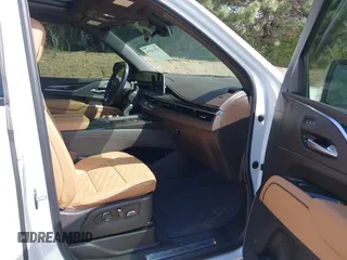 2023 Cadillac Escalade 4WD Sport z VIN 1GYS4EKL9PR394714, wystawiony jako IAAI lot #42074356 z przebiegiem 48 404 mil mil oraz . Historia ofert i sprzedaży dostępna na DreamBid. Obrazek 5.