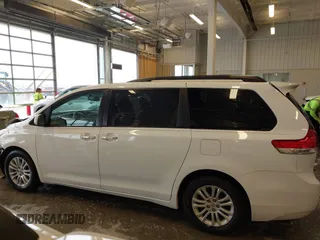2014 Toyota Sienna XLE with VIN 5TDYK3DC5ES508021, listed as a IAAI auction lot 41963128 with 162,578 mi miles. Bid and sale history available at carsss.com. Image 15.