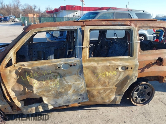 2016 Jeep Patriot Sport with VIN 1C4NJPBB3GD667111, listed as a IAAI auction lot 40577033 with 115,459 mi miles and . Bid and sale history available at carsss.com. Image 6.
