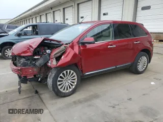 2013 Lincoln MKX z VIN 2LMDJ8JK2DBL35777, wystawiony jako Copart lot #54878005 z przebiegiem 214 730 mil mil oraz Szkody całkowita. Historia ofert i sprzedaży dostępna na DreamBid. Obrazek 1.
