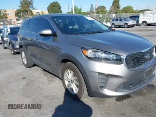 2019 Kia Sorento LX with VIN 5XYPG4A33KG513184, listed as a IAAI auction lot 41759888 with 66,770 mi miles. Bid and sale history available at carsss.com. Image 1.