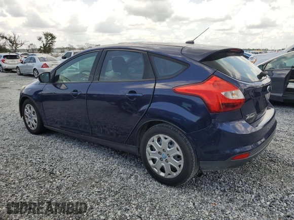2012 Ford Focus SE z VIN 1FAHP3K22CL126478, wystawiony jako Copart lot #60053565 z przebiegiem 130 887 mil mil oraz Czysty tytuł • Clean title. Historia ofert i sprzedaży dostępna na DreamBid. Obrazek 2.