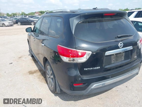 2014 Nissan Pathfinder S z VIN 5N1AR2MNXEC635952, wystawiony jako IAAI lot #42397299 z przebiegiem 159 727 mil mil oraz . Historia ofert i sprzedaży dostępna na DreamBid. Obrazek 3.