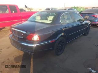2007 Jaguar X-Type z VIN SAJWA51A57WJ26388, wystawiony jako IAAI lot #41166569 z przebiegiem 106 179 mil mil oraz . Historia ofert i sprzedaży dostępna na DreamBid. Obrazek 4.