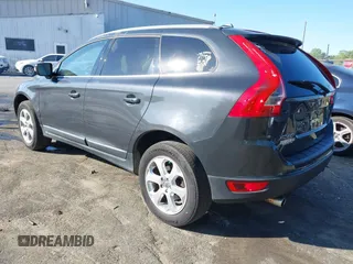 2013 Volvo XC60 3.2L z VIN YV4940DZ4D2391195, wystawiony jako IAAI lot #42055606 z przebiegiem 142 105 mil mil oraz . Historia ofert i sprzedaży dostępna na DreamBid. Obrazek 3.