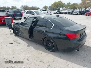 2013 BMW 3 Series 328i xDrive с VIN WBA3B5C53DF591002, выставлен на аукционе IAAI как лот 38877599 с пробегом 136 098 миль миль и . История ставок и продаж доступна на DreamBid. Изображение 3.